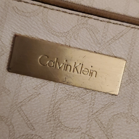 Calvin Klein wristlet - Picture 3 of 4